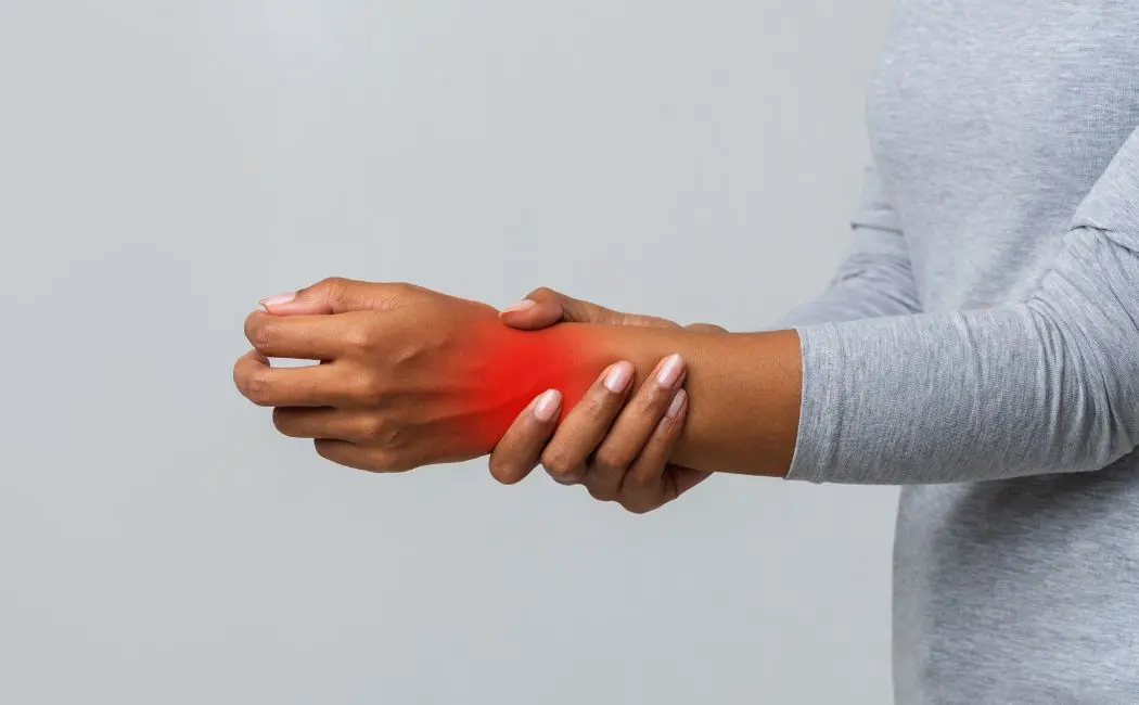 Poznaj reumatyzm: Objawy, symptomy i możliwości leczenia
