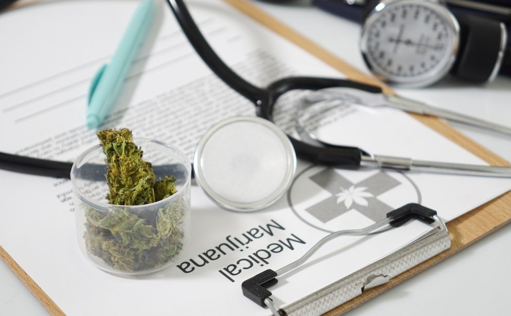 Recepta na medyczną marihuanę - jak uzyskać legalne leczenie?