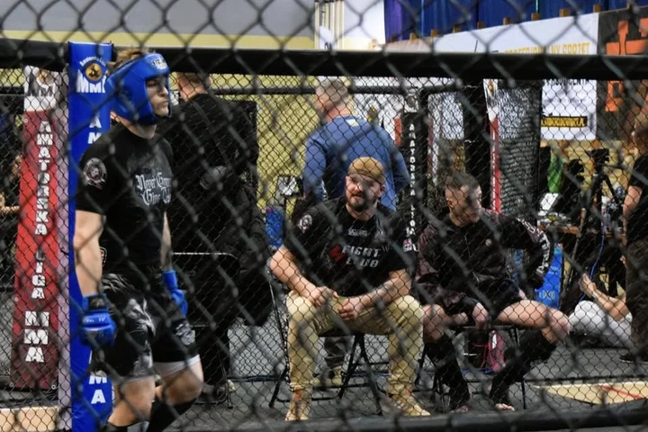 Obrazek przedstawia grafikę promocyjną wydarzenia Rekrutacja do MTG Fight Club — nabór wrzesień 2025