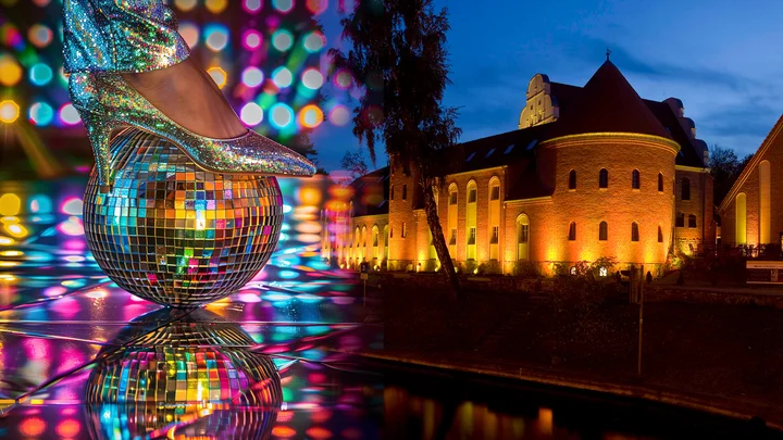 Grafika promocyjna wydarzenia Sylwester Disco Fever w Hotelu St. Bruno w Giżycku