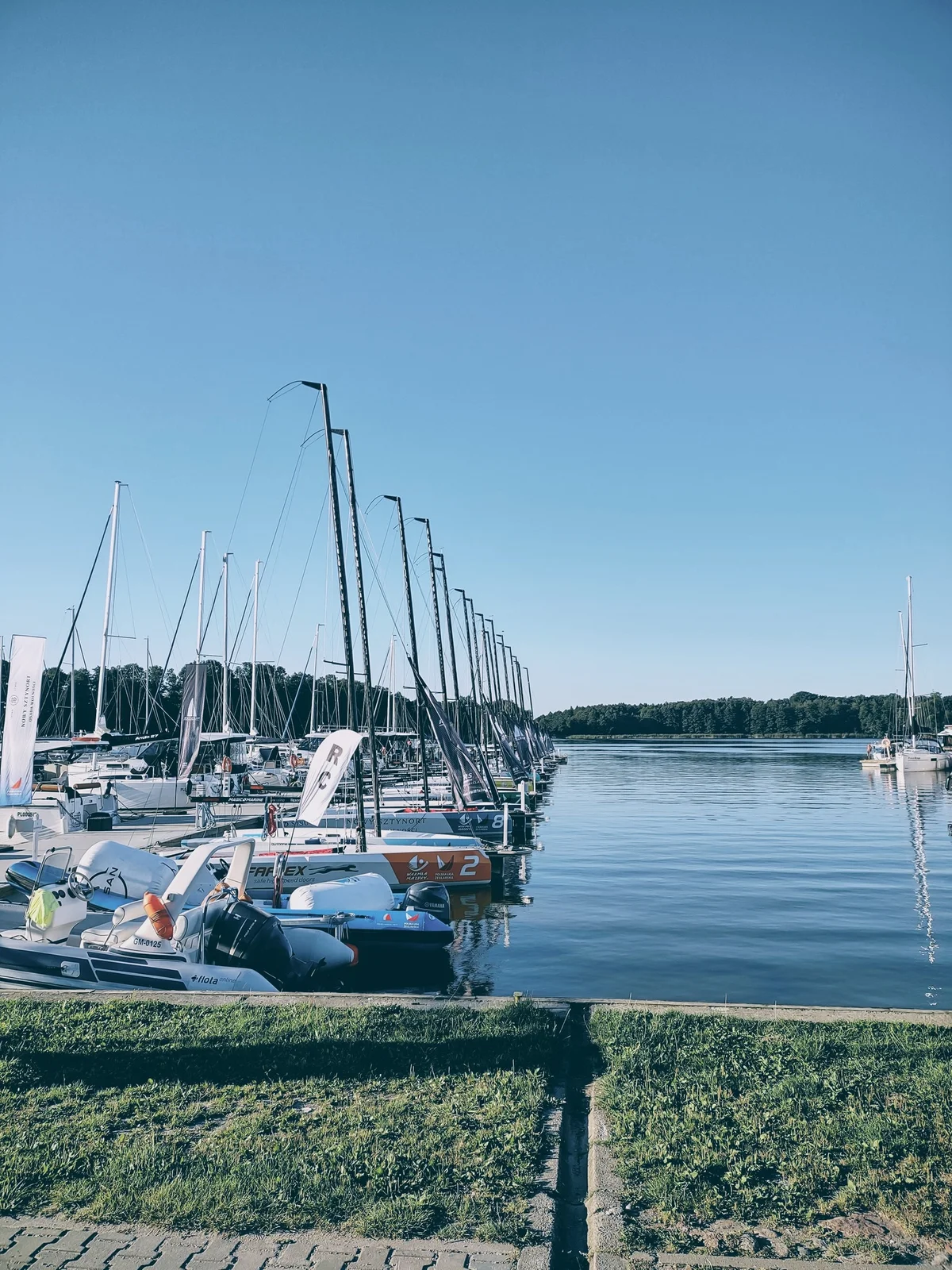 Grafika promocyjna wydarzenia Weekendowy rejs houseboat po Mazurach