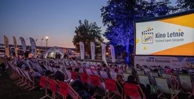 Filmowe hity nad Niegocinem. Bezpłatne seanse w Ekomarinie