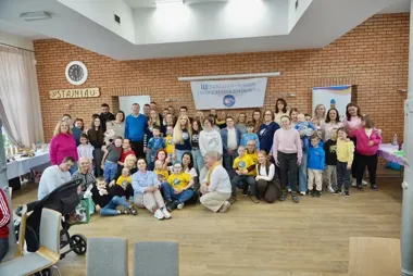 Giżyckie pacynki z kolorowych skarpetek pojechały z Kingą do Ełku