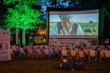 Festiwal LOTTO Kino Letnie wraca nad Niegocin. Tym razem widzowie wybiorą repertuar