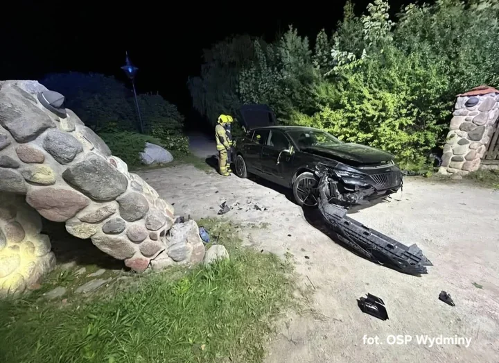 Weekend na drogach Giżycka: 2,5 promila, 10 osób w aucie i pięć rannych