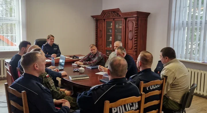 Narada w Komendzie Powiatowej Policji w Giżycku - zaplanowali wspólne działania