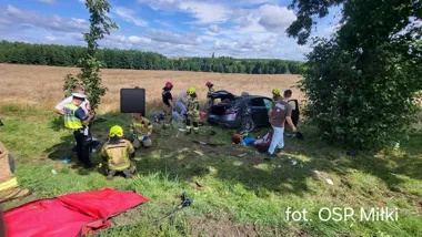 Poważny wypadek pod Miłkami i nietrzeźwi kierujący. Policja podaje bilans weekendu