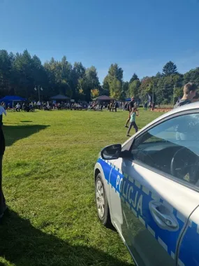 Radiowóz i rozmowy o bezpieczeństwie. Policjanci spotkali się z rodzinami w Giżycku