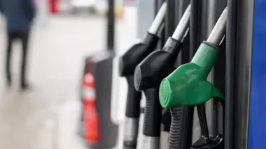 Zarzuty po rozboju z nożem, kradzieży Audi i paliwa